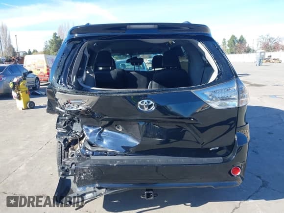 ✅ 2015 Toyota Sienna SE • VIN: 5TDXK3DC4FS583841 • Lot: 41223820. Listed on IAAI with 190,117 mi. Free auction sales archive from the USA and detailed vehicle history report at DreamBid. Image 16.