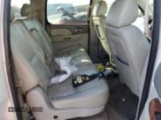 ✅ 2008 Chevrolet Suburban 1LT • VIN: 3GNFK16358G312485 • Lot: 77468944. Wystawiony na Copart z przebiegiem 241 515 mil. Bezpłatny archiwum sprzedaży aukcyjnych z USA i szczegółowy raport historii pojazdu na DreamBid. Zdjęcie 12.