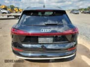 ✅ 2019 Audi e-tron Premium Plus • VIN: WA1LAAGE2KB009902 • Lot: 64760245. Wystawiony na Copart z przebiegiem 100 821 mil. Bezpłatny archiwum sprzedaży aukcyjnych z USA i szczegółowy raport historii pojazdu na DreamBid. Zdjęcie 6.