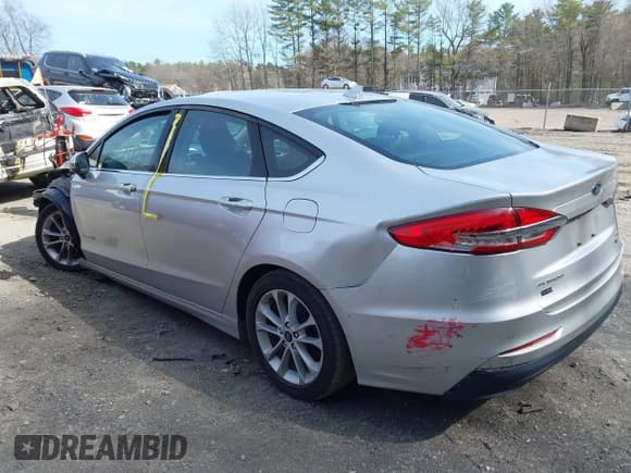 ✅ 2019 Ford Fusion SE • VIN: 3FA6P0LU5KR145967 • Lot: 43036307. Wystawiony na IAAI z przebiegiem 154 352 mil. Bezpłatny archiwum sprzedaży aukcyjnych z USA i szczegółowy raport historii pojazdu na DreamBid. Zdjęcie 3.