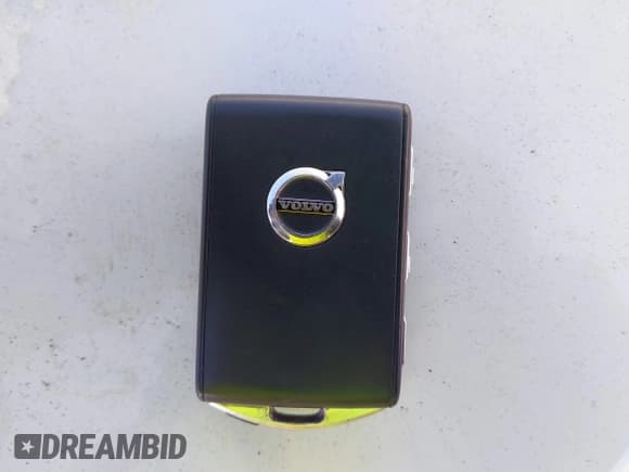 ✅ 2017 Volvo XC90 Momentum • VIN: YV4102XK8H1109106 • Lot: 41486173. Listed on IAAI with 99,060 mi. Free auction sales archive from the USA and detailed vehicle history report at DreamBid. Image 11.