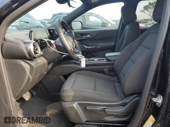 ✅ 2025 Chevrolet Equinox FWD LT • VIN: 3GNAXHEG2SL109349 • Lot: 61565905. Wystawiony na Copart z przebiegiem 11 739 mil. Bezpłatny archiwum sprzedaży aukcyjnych z USA i szczegółowy raport historii pojazdu na DreamBid. Zdjęcie 7.