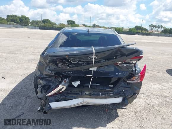 2025 Toyota Camry LE z VIN 4T1DAACK2SU117877, wystawiony jako IAAI lot #42668305 z przebiegiem 9 001 mil mil oraz . Historia ofert i sprzedaży dostępna na DreamBid. Obrazek 16.