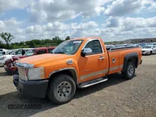 2009 Chevrolet Silverado 1500 LT z VIN 1GCEC24079Z185241, wystawiony jako Copart lot #67976345 z przebiegiem 213 666 mil mil oraz Szkoda całkowita • Salvage title. Historia ofert i sprzedaży dostępna na DreamBid. Obrazek 1.