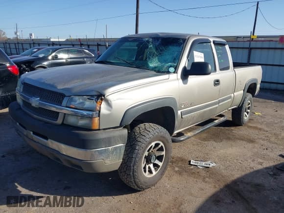 ✅ 2003 Chevrolet Silverado 2500HD LS • VIN: 1GCHC29113E232275 • Lot: 41367050. Listed on IAAI with 266,450 mi. Free auction sales archive from the USA and detailed vehicle history report at DreamBid. Image 17.