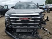 ✅ 2025 GMC Terrain FWD Elevation • VIN: 3GKALMEG8SL296744 • Lot: 67678285. Wystawiony na Copart z przebiegiem 6 464 mil. Bezpłatny archiwum sprzedaży aukcyjnych z USA i szczegółowy raport historii pojazdu na DreamBid. Zdjęcie 5.