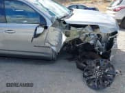 ✅ 2024 Chevrolet Suburban High Country • VIN: 1GNSKGKL2RR287456 • Lot: 43437134. Wystawiony na IAAI z przebiegiem 29 046 mil. Bezpłatny archiwum sprzedaży aukcyjnych z USA i szczegółowy raport historii pojazdu na DreamBid. Zdjęcie 18.