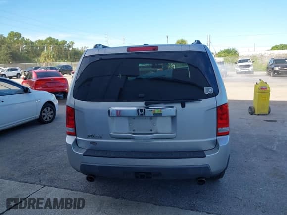 ✅ 2011 Honda Pilot EX • VIN: 5FNYF3H43BB039423 • Lot: 43142516. Listed on IAAI with 130,779 mi. Free auction sales archive from the USA and detailed vehicle history report at DreamBid. Image 17.