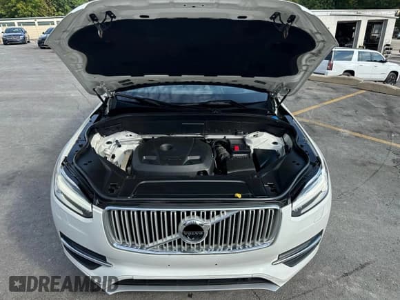 ✅ 2017 Volvo XC90 Inscription • VIN: YV4A22PL7H1162026 • Lot: 84165065. Listed on Copart with 123,432 mi. Free auction sales archive from the USA and detailed vehicle history report at DreamBid. Image 5.