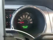 ✅ 2006 Ford Mustang GT Deluxe • VIN: 1ZVHT82H965213680 • Lot: 80525525. Wystawiony na Copart z przebiegiem 161 509 mil. Bezpłatny archiwum sprzedaży aukcyjnych z USA i szczegółowy raport historii pojazdu na DreamBid. Zdjęcie 9.