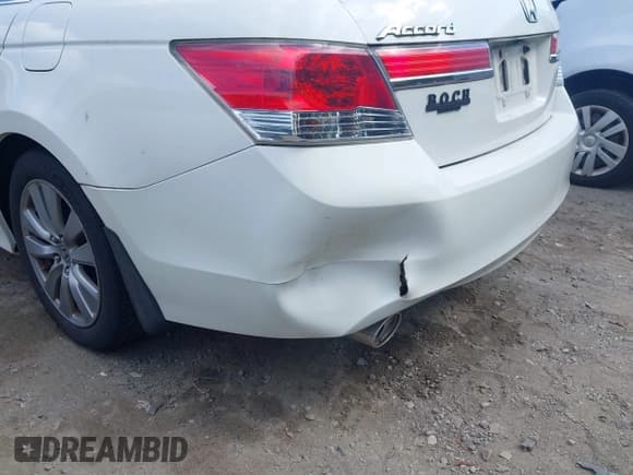 ✅ 2012 Honda Accord EX-L • VIN: 1HGCP3F88CA039989 • Lot: 43189983. Wystawiony na IAAI z przebiegiem 194 837 mil. Bezpłatny archiwum sprzedaży aukcyjnych z USA i szczegółowy raport historii pojazdu na DreamBid. Zdjęcie 6.