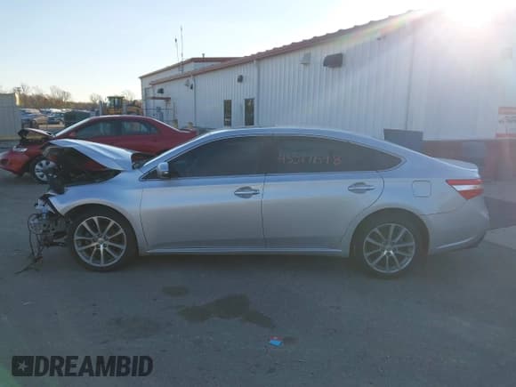 ✅ 2014 Toyota Avalon XLE Premium • VIN: 4T1BK1EB8EU087077 • Lot: 43577648. Wystawiony na IAAI z przebiegiem 143 392 mil. Bezpłatny archiwum sprzedaży aukcyjnych z USA i szczegółowy raport historii pojazdu na DreamBid. Zdjęcie 15.