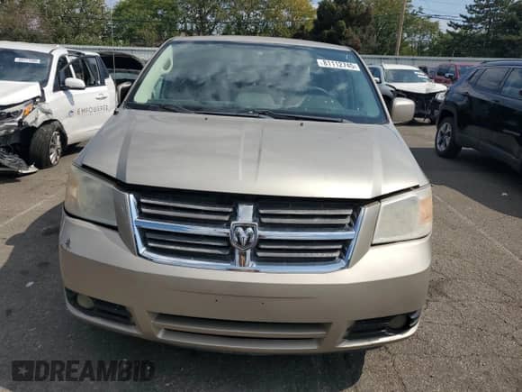 2008 Dodge Grand Caravan SXT with VIN 1D8HN54P98B189564, listed as a Copart auction lot 81112745 with 200,557 mi miles and Salvage title. Bid and sale history available at DreamBid. Image 5.