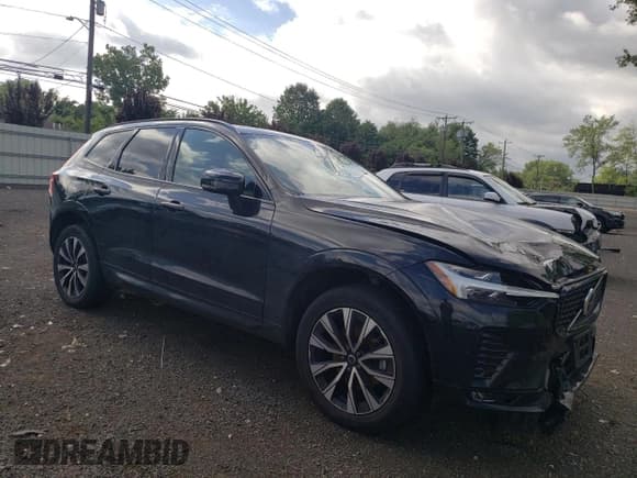 ✅ 2024 Volvo XC60 Core Dark Theme • VIN: YV4L12RK1R1751879 • Lot: 63408895. Wystawiony na Copart z przebiegiem 27 694 mil. Bezpłatny archiwum sprzedaży aukcyjnych z USA i szczegółowy raport historii pojazdu na DreamBid. Zdjęcie 4.