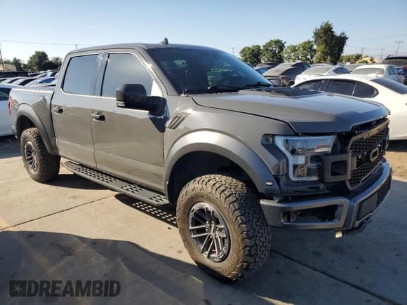 ✅ 2020 Ford F-150 Raptor • VIN: 1FTFW1RG0LFC07004 • Lot: 86121595. Wystawiony na Copart z przebiegiem 105 002 mil. Bezpłatny archiwum sprzedaży aukcyjnych z USA i szczegółowy raport historii pojazdu na DreamBid. Zdjęcie 4.