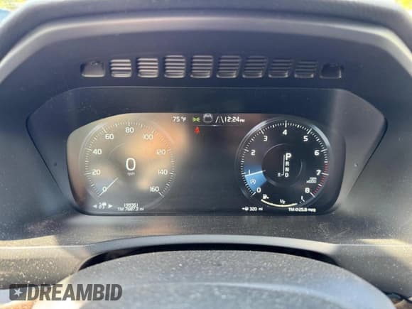 ✅ 2017 Volvo XC90 Momentum • VIN: YV4A22PK6H1105792 • Lot: 84918835. Wystawiony na Copart z przebiegiem 199 361 mil. Bezpłatny archiwum sprzedaży aukcyjnych z USA i szczegółowy raport historii pojazdu na DreamBid. Zdjęcie 13.