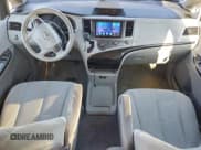 ✅ 2011 Toyota Sienna • VIN: 5TDZK3DC8BS012226 • Лот: 93187155. Опубликован ранее на Copart с пробегом 168 659 миль. Бесплатный доступ к архиву аукционных продаж из США и подробный отчёт об истории автомобиля на DreamBid. Изображение 8.