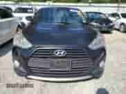 2013 Hyundai Veloster Turbo z VIN KMHTC6AE9DU099817, wystawiony jako Copart lot #70261685 z przebiegiem 293 082 mil mil oraz Czysty tytuł • Clean title. Historia ofert i sprzedaży dostępna na DreamBid. Obrazek 5.