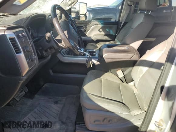 ✅ 2016 Chevrolet Silverado 2500HD LTZ • VIN: 1GC1KWE84GF238490 • Лот: 87207355. Опубликован ранее на Copart с пробегом 122 456 миль. Бесплатный доступ к архиву аукционных продаж из США и подробный отчёт об истории автомобиля на DreamBid. Изображение 7.