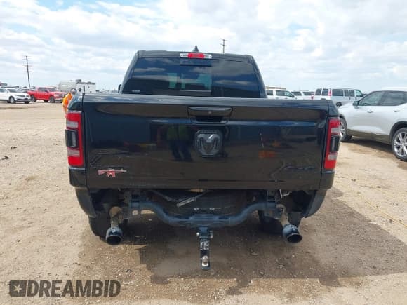 ✅ 2021 Ram 1500 Limited • VIN: 1C6SRFHT1MN509272 • Lot: 43225762. Wystawiony na IAAI z przebiegiem 70 820 mil. Bezpłatny archiwum sprzedaży aukcyjnych z USA i szczegółowy raport historii pojazdu na DreamBid. Zdjęcie 17.