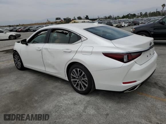 ✅ 2025 Lexus ES 350 • VIN: 58ACZ1B15SU192014 • Лот: 58433695. Опубликован ранее на Copart с пробегом 4 158 миль. Бесплатный доступ к архиву аукционных продаж из США и подробный отчёт об истории автомобиля на DreamBid. Изображение 2.