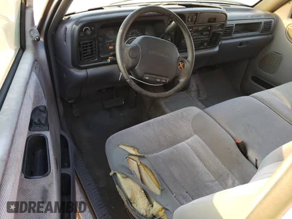 1997 Dodge 1500 с VIN 3B7HC13Z8VG716707, выставлен на аукционе Copart как лот 79779974 с пробегом 248 974 миль миль и Чистый • Clean title. История ставок и продаж доступна на DreamBid. Изображение 8.
