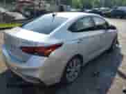 2020 Hyundai Accent Limited z VIN 3KPC34A60LE123971, wystawiony jako Copart lot #65095685 z przebiegiem Nie podano mil oraz Szkoda całkowita • Salvage title. Historia ofert i sprzedaży dostępna na DreamBid. Obrazek 3.