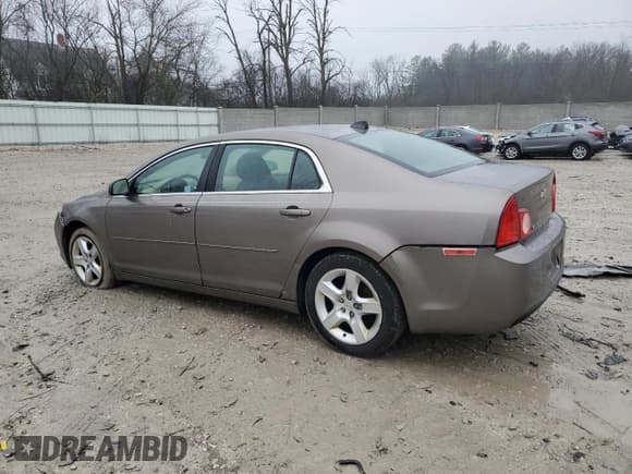 ✅ 2012 Chevrolet Malibu 1LS • VIN: 1G1ZB5E07CF107905 • Lot: 80743964. Wystawiony na Copart z przebiegiem 210 421 mil. Bezpłatny archiwum sprzedaży aukcyjnych z USA i szczegółowy raport historii pojazdu na DreamBid. Zdjęcie 2.