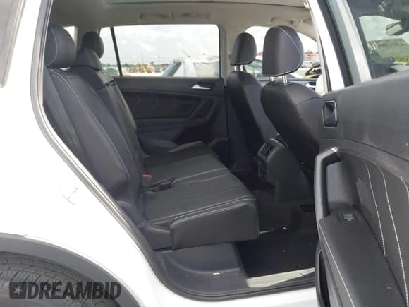 ✅ 2022 Volkswagen Tiguan SE • VIN: 3VV3B7AX1NM042582 • Lot: 43073057. Listed on IAAI with 28,724 mi. Free auction sales archive from the USA and detailed vehicle history report at DreamBid. Image 8.