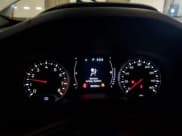 ✅ 2019 Jeep Renegade Latitude • VIN: ZACNJBBB6KPJ83976 • Lot: 80679335. Wystawiony na Copart z przebiegiem 82 403 mil. Bezpłatny archiwum sprzedaży aukcyjnych z USA i szczegółowy raport historii pojazdu na DreamBid. Zdjęcie 9.