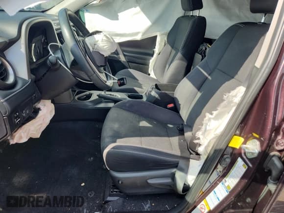 ✅ 2018 Toyota RAV4 XLE • VIN: 2T3RFREV8JW763685 • Lot: 82129145. Listed on Copart with 172,051 mi. Free auction sales archive from the USA and detailed vehicle history report at DreamBid. Image 7.