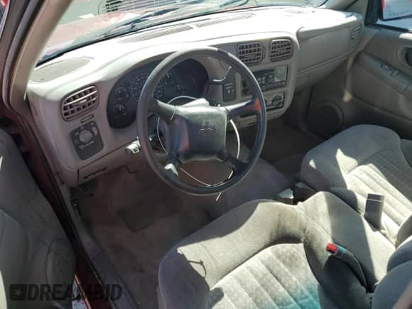 2000 Chevrolet S-10 LS с VIN 1GCCS1443Y8154483, выставлен на аукционе Copart как лот 72542624 с пробегом 166 878 миль миль и Списание • Salvage title. История ставок и продаж доступна на DreamBid. Изображение 8.