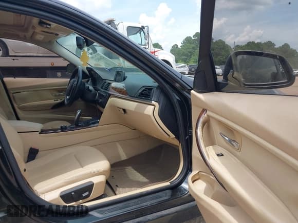 ✅ 2014 BMW 3 Series 328d • VIN: WBA3D3C51EK155398 • Лот: 42648623. Опубликован ранее на IAAI с пробегом 209 334 миль. Бесплатный доступ к архиву аукционных продаж из США и подробный отчёт об истории автомобиля на DreamBid. Изображение 5.