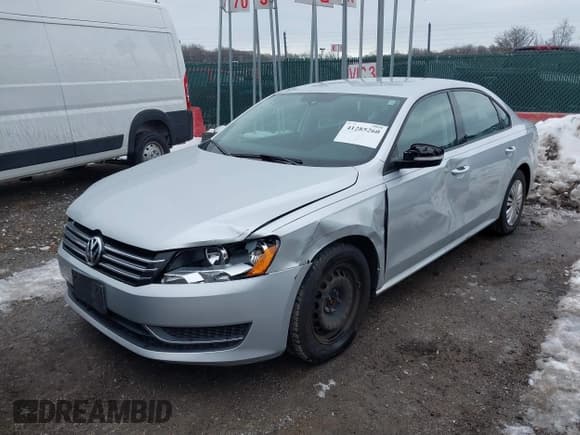 ✅ 2014 Volkswagen Passat S • VIN: 1VWAP7A39EC002589 • Лот: 41285260. Опубликован ранее на IAAI с пробегом 102 489 миль. Бесплатный доступ к архиву аукционных продаж из США и подробный отчёт об истории автомобиля на DreamBid. Изображение 2.