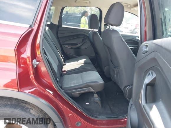 ✅ 2015 Ford Escape SE • VIN: 1FMCU9G92FUB58458 • Lot: 43069752. Listed on IAAI with 231,149 mi. Free auction sales archive from the USA and detailed vehicle history report at DreamBid. Image 8.