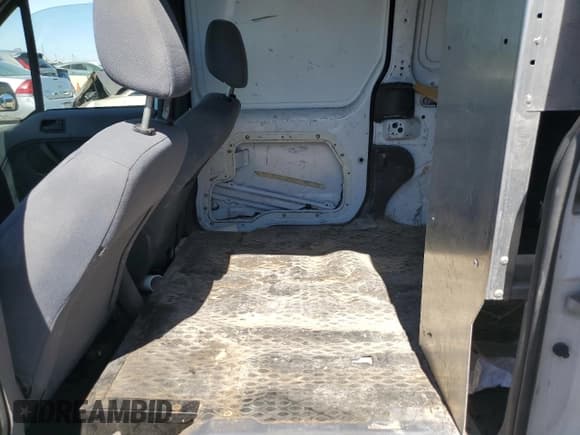 ✅ 2010 Ford Transit Connect XLT • VIN: NM0LS7BN4AT041219 • Lot: 50926565. Wystawiony na Copart z przebiegiem 139 107 mil. Bezpłatny archiwum sprzedaży aukcyjnych z USA i szczegółowy raport historii pojazdu na DreamBid. Zdjęcie 11.