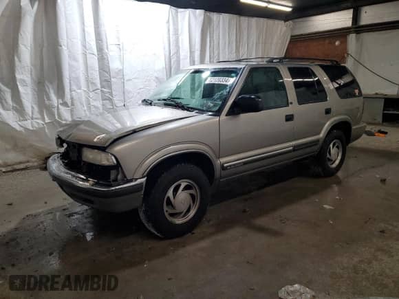 ✅ 2000 Chevrolet Blazer LT • VIN: 1GNDT13WXY2353612 • Lot: 82120334. Wystawiony na Copart z przebiegiem 147 410 mil. Bezpłatny archiwum sprzedaży aukcyjnych z USA i szczegółowy raport historii pojazdu na DreamBid. Zdjęcie 1.