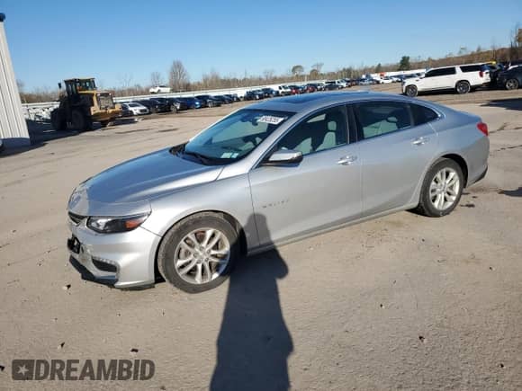 2017 Chevrolet Malibu LT z VIN 1G1ZE5ST3HF103251, wystawiony jako Copart lot #90425255 z przebiegiem 108 123 mil mil oraz Szkoda całkowita • Salvage title. Historia ofert i sprzedaży dostępna na DreamBid. Obrazek 1.