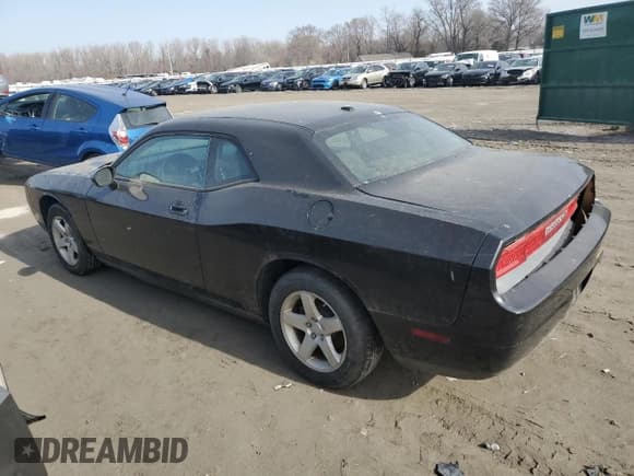✅ 2009 Dodge Challenger SE • VIN: 2B3LJ44V49H535544 • Lot: 48692864. Wystawiony na Copart z przebiegiem 158 793 mil. Bezpłatny archiwum sprzedaży aukcyjnych z USA i szczegółowy raport historii pojazdu na DreamBid. Zdjęcie 2.