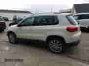 2013 Volkswagen Tiguan SE z VIN WVGAV7AX1DW527053, wystawiony jako Copart lot #55934895 z przebiegiem 202 761 mil mil oraz Czysty tytuł • Clean title. Historia ofert i sprzedaży dostępna na DreamBid. Obrazek 2.
