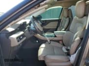 ✅ 2021 Lincoln Aviator Grand Touring • VIN: 5LMYJ8XY6MNL01108 • Lot: 63225555. Wystawiony na Copart z przebiegiem 40 974 mil. Bezpłatny archiwum sprzedaży aukcyjnych z USA i szczegółowy raport historii pojazdu na DreamBid. Zdjęcie 7.