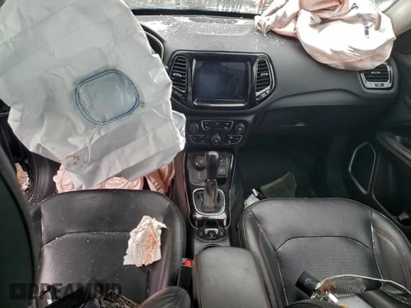 ✅ 2018 Jeep Compass Limited • VIN: 3C4NJDCB3JT281206 • Lot: 93621335. Listed on Copart with Not provided. Free auction sales archive from the USA and detailed vehicle history report at DreamBid. Image 8.