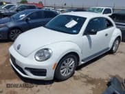 ✅ 2018 Volkswagen Beetle S • VIN: 3VWFD7AT0JM709426 • Lot: 42503211. Wystawiony na IAAI z przebiegiem 87 778 mil. Bezpłatny archiwum sprzedaży aukcyjnych z USA i szczegółowy raport historii pojazdu na DreamBid. Zdjęcie 2.