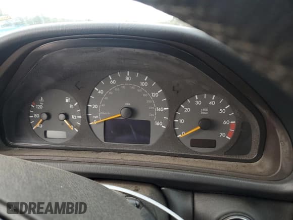 ✅ 2000 Mercedes-Benz CLK 320/430 • VIN: WDBLJ70G4YF137126 • Lot: 83312064. Listed on Copart with Not provided. Free auction sales archive from the USA and detailed vehicle history report at DreamBid. Image 9.