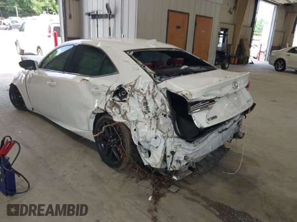 ✅ 2017 Lexus IS 200t • VIN: JTHBA1D26H5049840 • Lot: 42582591. Wystawiony na IAAI z przebiegiem 93 783 mil. Bezpłatny archiwum sprzedaży aukcyjnych z USA i szczegółowy raport historii pojazdu na DreamBid. Zdjęcie 3.