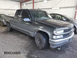 ✅ 1996 Chevrolet Silverado 1500 • VIN: 1GBEC19R3TE148627 • Lot: 43543695. Listed on IAAI with 164,960 mi. Free auction sales archive from the USA and detailed vehicle history report at DreamBid. Image 1.