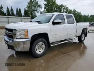 ✅ 2007 Chevrolet Silverado 2500HD 1LT • VIN: 1GCHK23677F535309 • Lot: 54819485. Wystawiony na Copart z przebiegiem 258 651 mil. Bezpłatny archiwum sprzedaży aukcyjnych z USA i szczegółowy raport historii pojazdu na DreamBid. Zdjęcie 1.