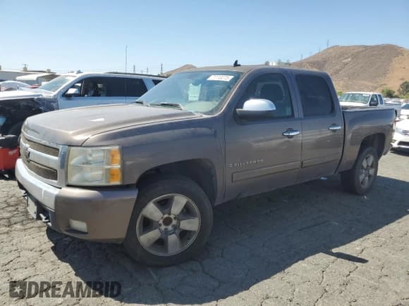 ✅ 2007 Chevrolet Silverado 1500 LTZ • VIN: 2GCEC13J371523731 • Lot: 71113275. Listed on Copart with 274,156 mi. Free auction sales archive from the USA and detailed vehicle history report at DreamBid. Image 1.