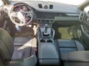 ✅ 2021 Porsche Cayenne S • VIN: WP1BB2AY8MDA46255 • Lot: 81865815. Wystawiony na Copart z przebiegiem 77 956 mil. Bezpłatny archiwum sprzedaży aukcyjnych z USA i szczegółowy raport historii pojazdu na DreamBid. Zdjęcie 8.