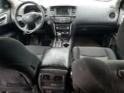 ✅ 2019 Nissan Pathfinder SV • VIN: 5N1DR2MM8KC591854 • Лот: 82478135. Опубликован ранее на Copart с пробегом 78 562 миль. Бесплатный доступ к архиву аукционных продаж из США и подробный отчёт об истории автомобиля на DreamBid. Изображение 8.